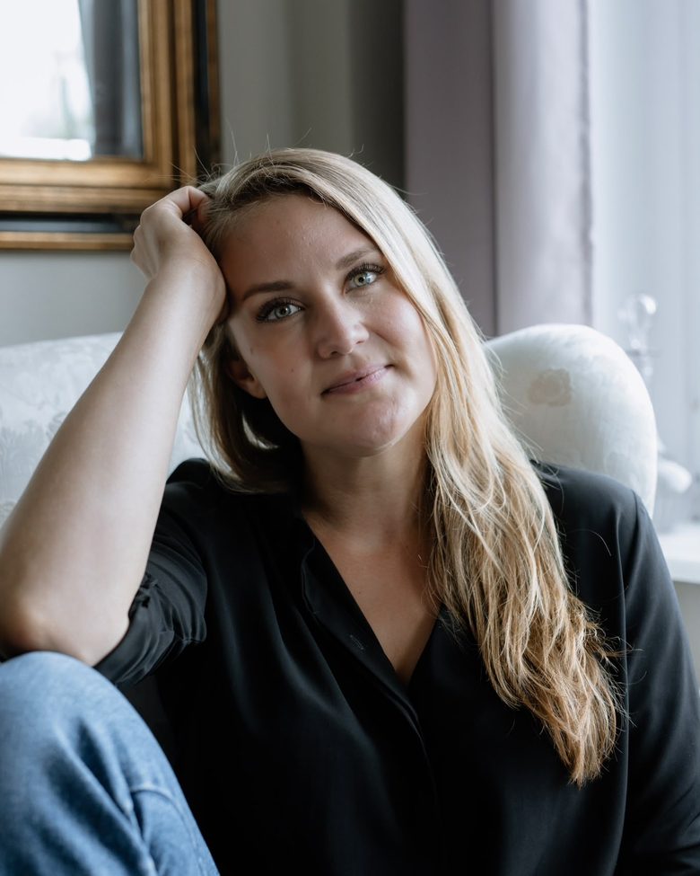 Laura Schnelle, Trainerin für Gewaltfreie Kommunikation und Beziehungscoach